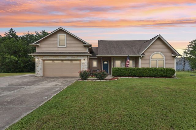 157 Old Firetower RD, Bastrop, TX 78602