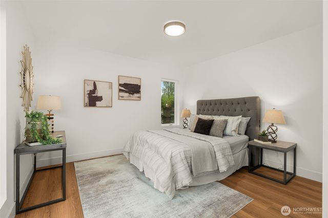 9215 12th Avenue NE, Seattle, WA 98115