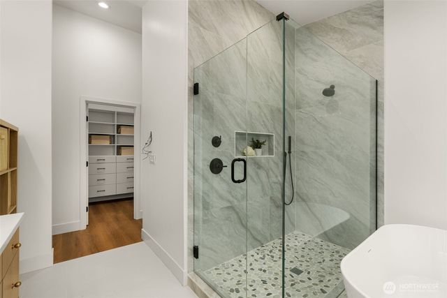 9215 12th Avenue NE, Seattle, WA 98115
