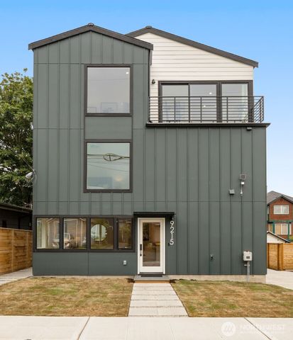 9215 12th Avenue NE, Seattle, WA 98115