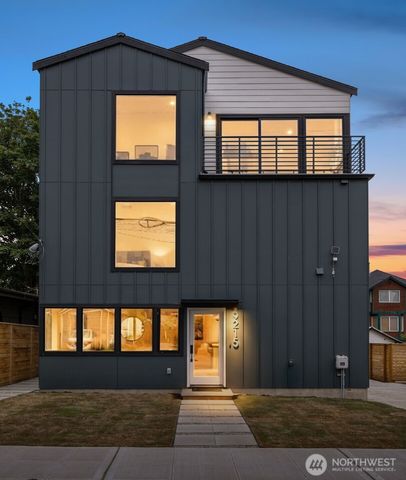 9215 12th Avenue NE, Seattle, WA 98115