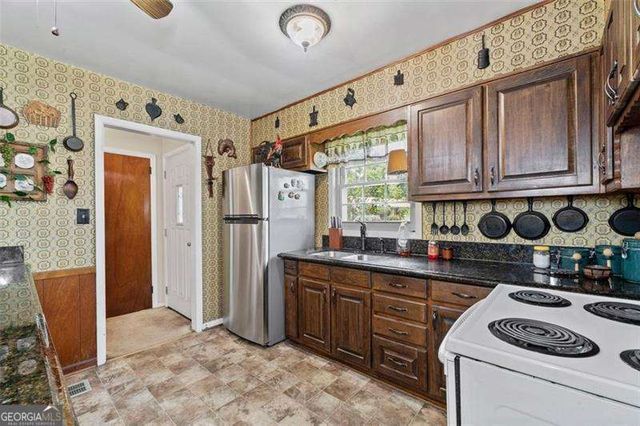 2880 Sherwood Road SE, Smyrna, GA 30082