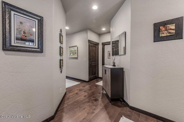 1055 E Maroon Creek DR, Hayden, ID 83835