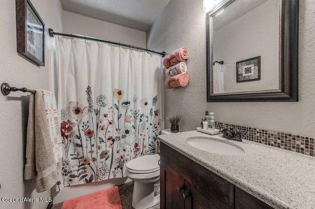 1055 E Maroon Creek DR, Hayden, ID 83835