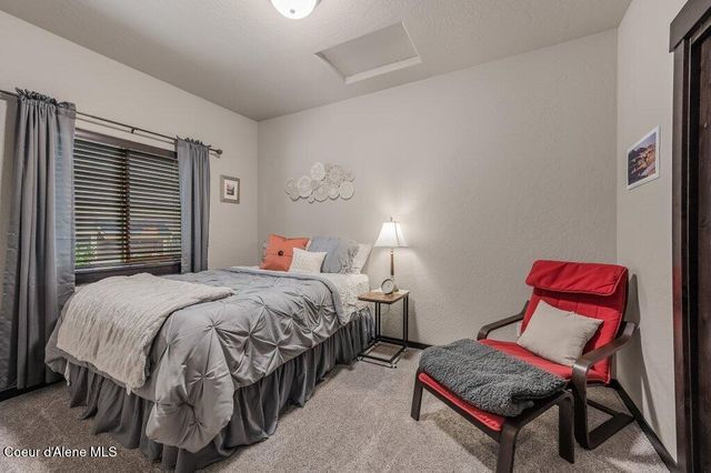 1055 E Maroon Creek DR, Hayden, ID 83835