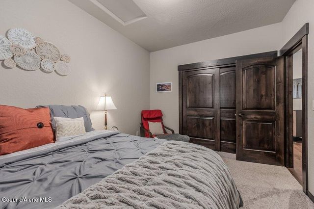 1055 E Maroon Creek DR, Hayden, ID 83835