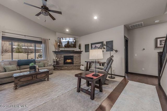 1055 E Maroon Creek DR, Hayden, ID 83835