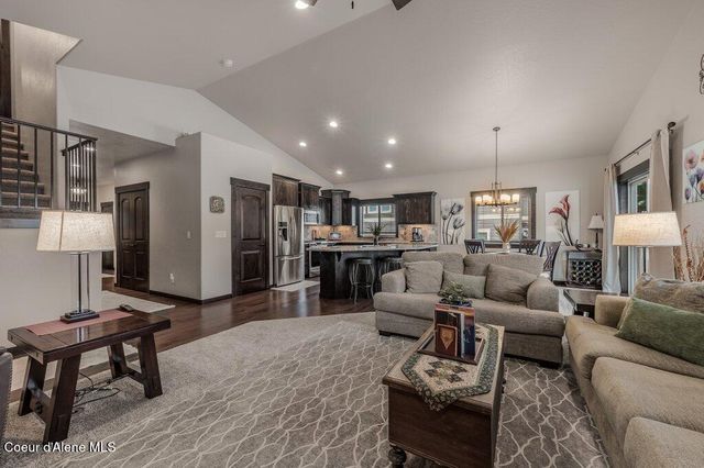 1055 E Maroon Creek DR, Hayden, ID 83835