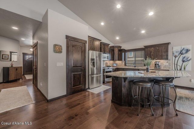 1055 E Maroon Creek DR, Hayden, ID 83835