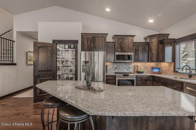 1055 E Maroon Creek DR, Hayden, ID 83835