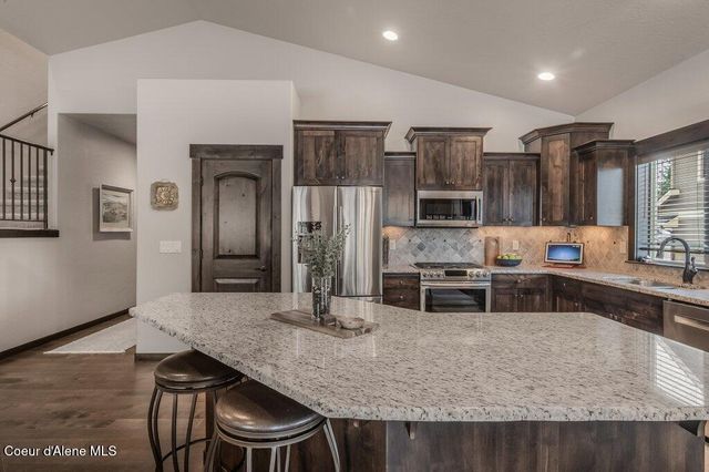 1055 E Maroon Creek DR, Hayden, ID 83835