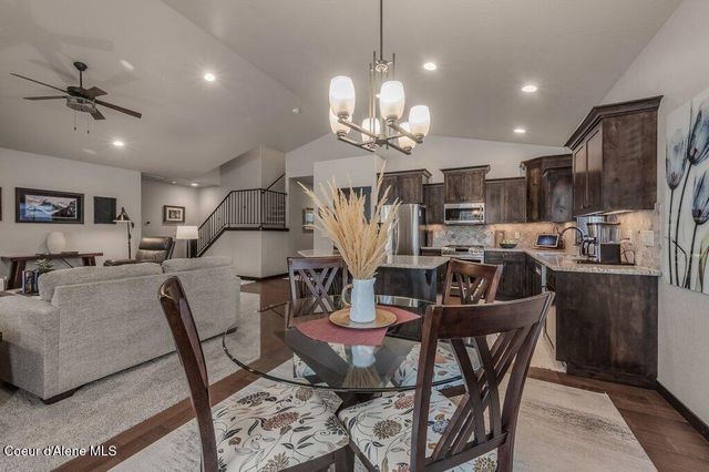 1055 E Maroon Creek DR, Hayden, ID 83835