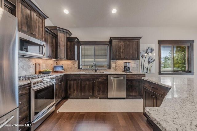 1055 E Maroon Creek DR, Hayden, ID 83835