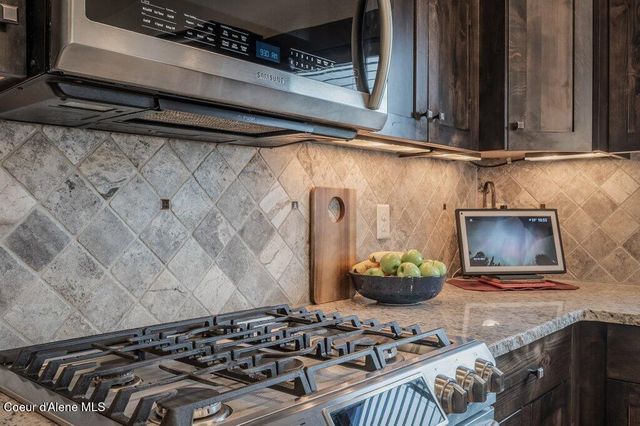 1055 E Maroon Creek DR, Hayden, ID 83835