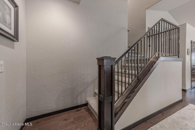 1055 E Maroon Creek DR, Hayden, ID 83835