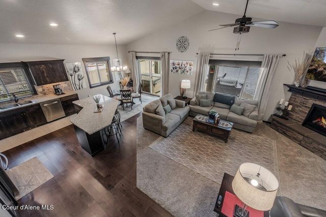 1055 E Maroon Creek DR, Hayden, ID 83835