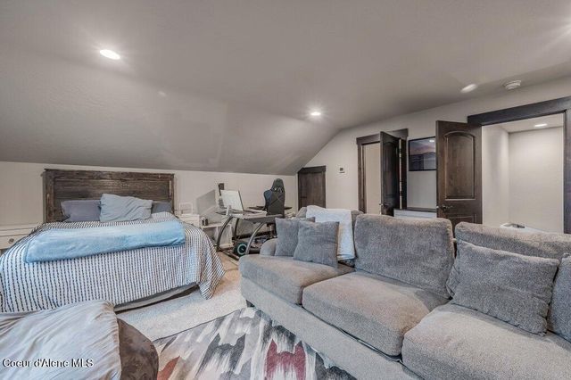 1055 E Maroon Creek DR, Hayden, ID 83835