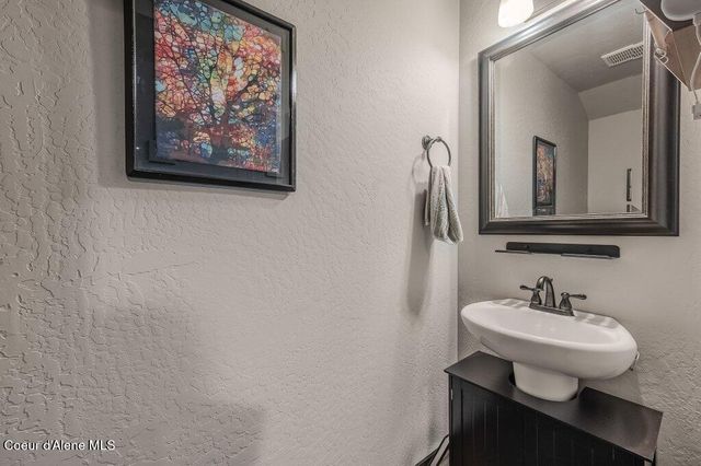 1055 E Maroon Creek DR, Hayden, ID 83835