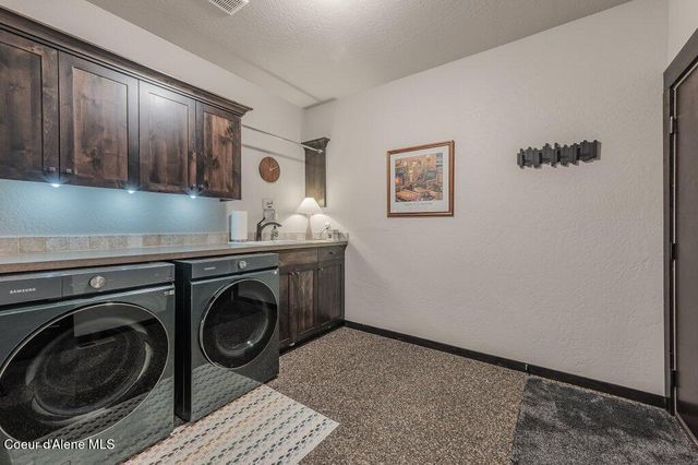 1055 E Maroon Creek DR, Hayden, ID 83835