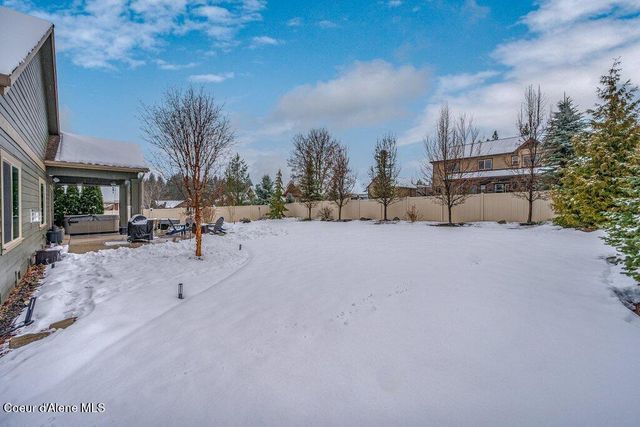 1055 E Maroon Creek DR, Hayden, ID 83835