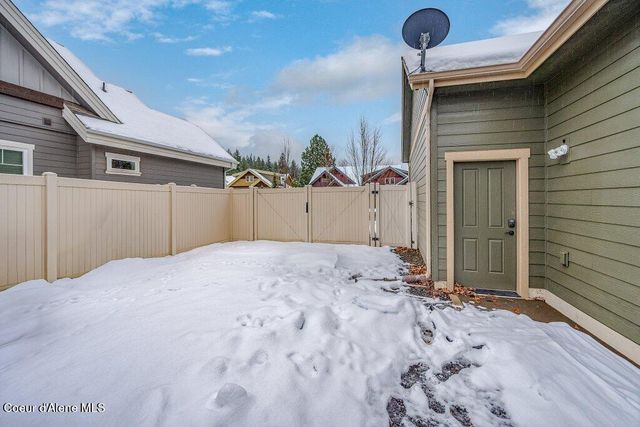 1055 E Maroon Creek DR, Hayden, ID 83835