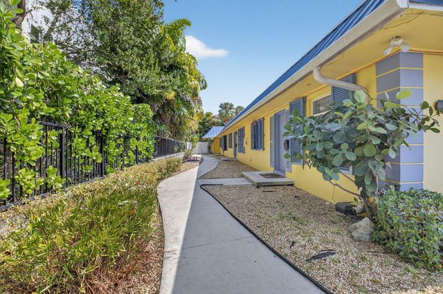 111 SE 7th Avenue A, Delray Beach, FL 33483