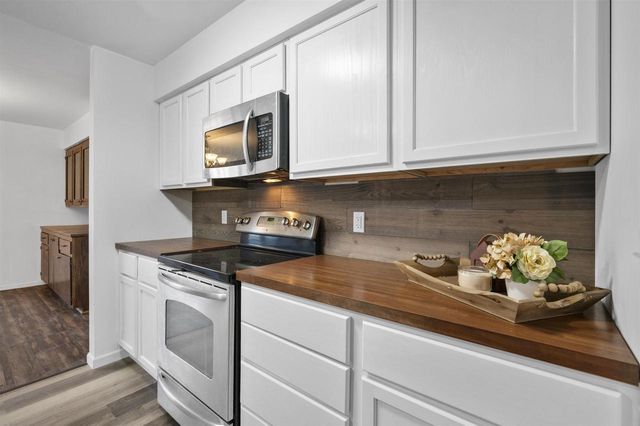 313 Sunset Road, Columbus, WI 53925