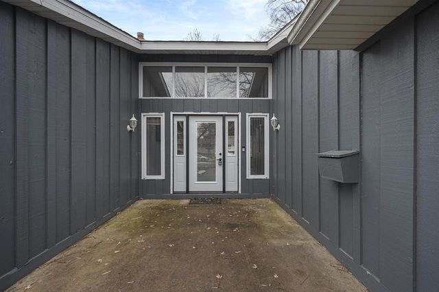 313 Sunset Road, Columbus, WI 53925