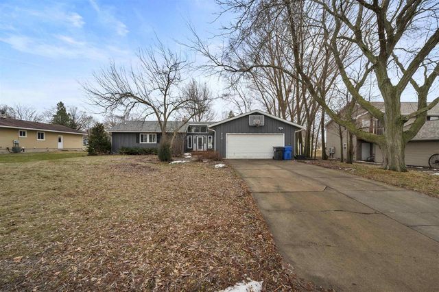 313 Sunset Road, Columbus, WI 53925