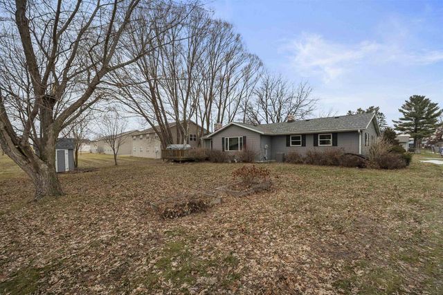 313 Sunset Road, Columbus, WI 53925