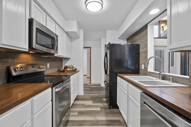 313 Sunset Road, Columbus, WI 53925