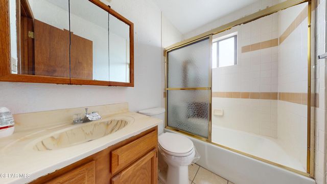 1633 EBONY Avenue, Las Cruces, NM 88001