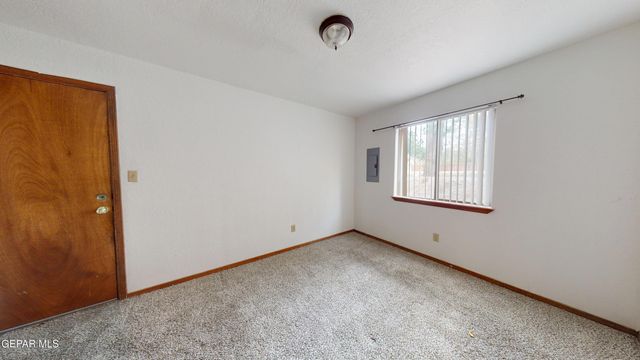 1633 EBONY Avenue, Las Cruces, NM 88001