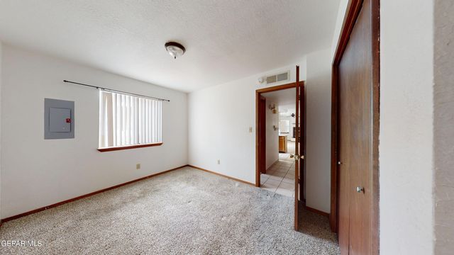 1633 EBONY Avenue, Las Cruces, NM 88001