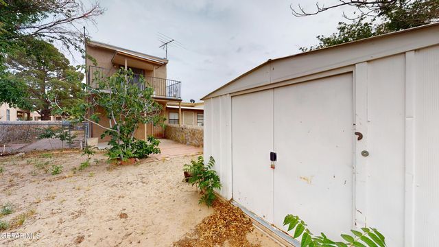 1633 EBONY Avenue, Las Cruces, NM 88001