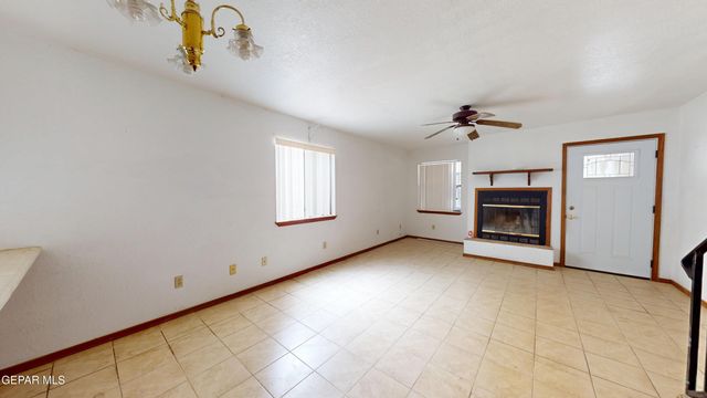 1633 EBONY Avenue, Las Cruces, NM 88001