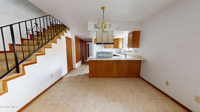 1633 EBONY Avenue, Las Cruces, NM 88001