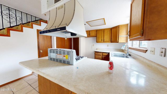 1633 EBONY Avenue, Las Cruces, NM 88001