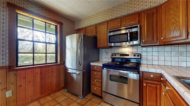 19803 READING ROAD, Lutz, FL 33558