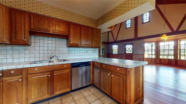 19803 READING ROAD, Lutz, FL 33558