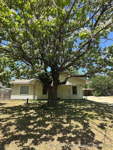 417 E Street SE, Ardmore, OK 73401