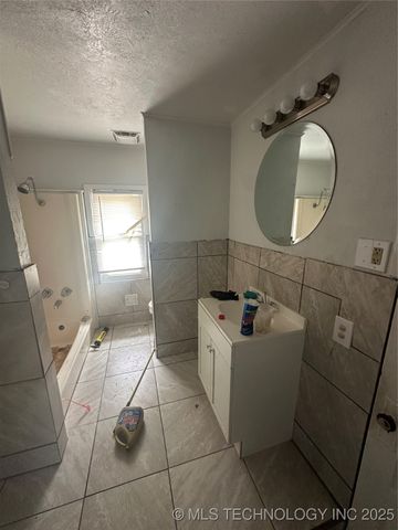 417 E Street SE, Ardmore, OK 73401