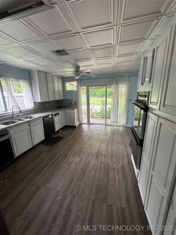 417 E Street SE, Ardmore, OK 73401