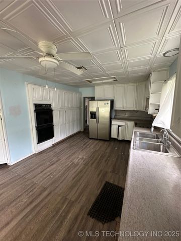 417 E Street SE, Ardmore, OK 73401