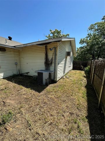 417 E Street SE, Ardmore, OK 73401