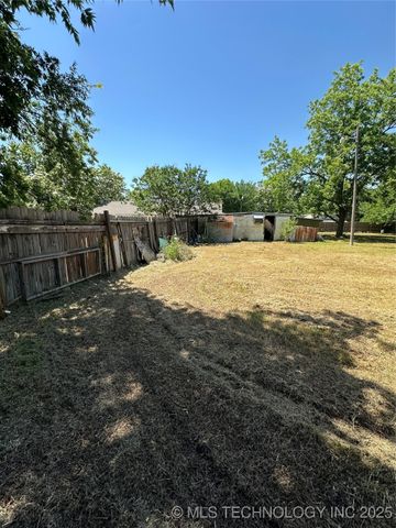417 E Street SE, Ardmore, OK 73401