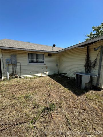 417 E Street SE, Ardmore, OK 73401