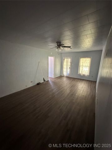 417 E Street SE, Ardmore, OK 73401