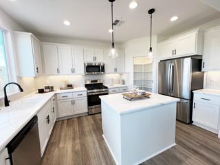 1133 Scout Peak Way 14-13, Hollister, CA 95023