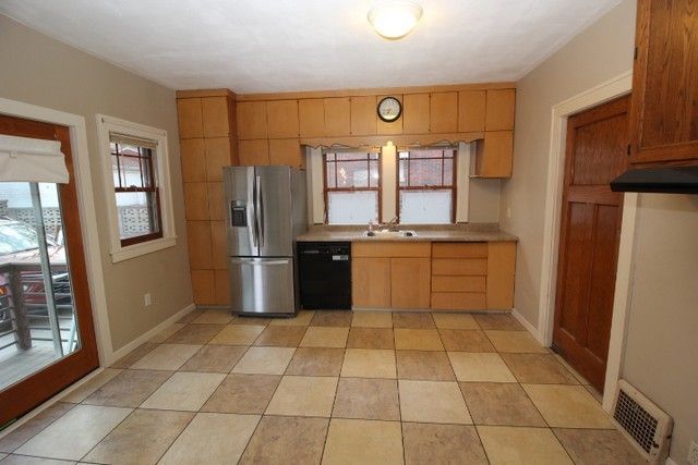 2317 11th Avenue, Rockford, IL 61104